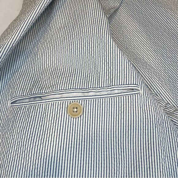 Banana Republic Women's Seersucker Blazer navy and white striped size 38S (M) - Picture 9 of 13